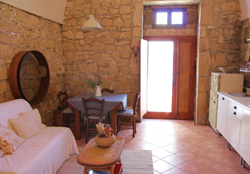 Liola Guest House Modica Bagian luar foto