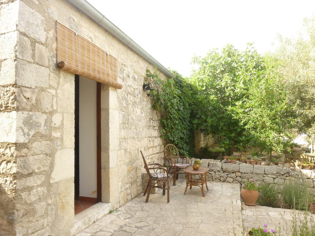Liola Guest House Modica Bagian luar foto